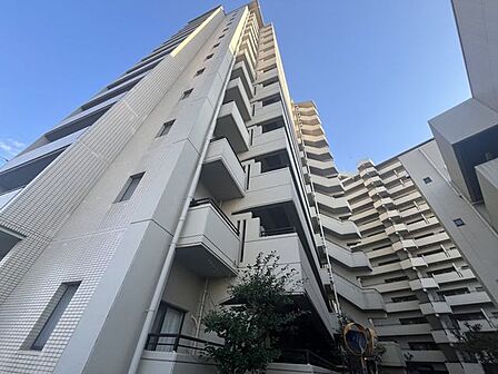 住まい選びは、価格や立地だけでなく、将来の暮らし方まで含めて考えることが大切です。今の段階で気になっていることを、まずスタッフに話してみてください