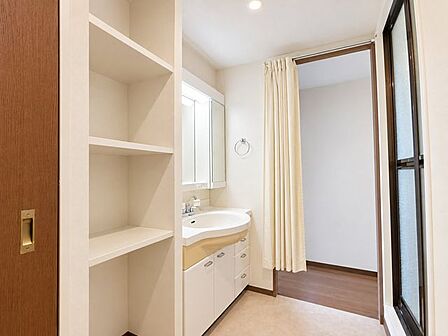 「いつかは」と思っていた住まい探しも、具体的に動き出すと意外とスムーズに進むものです。まずは気軽にご相談いただけます