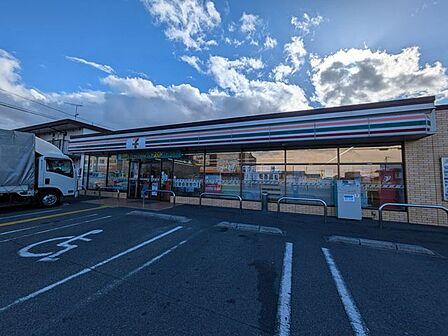 セブンイレブン草津大路2丁目店 徒歩3分。 200m