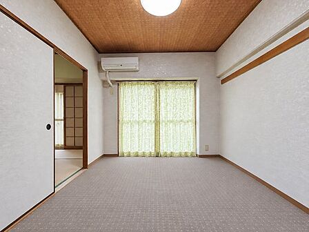住まい選びは、価格や立地だけでなく、将来の暮らし方まで含めて考えることが大切です。今の段階で気になっていることを、まずスタッフに話してみてください
