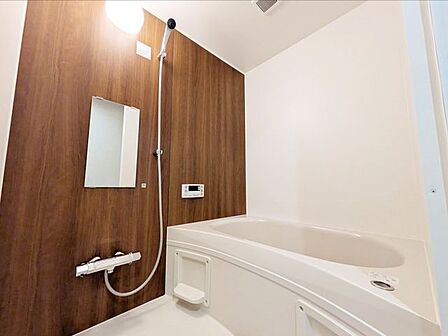 お部屋全体に漂う洗練された美しさと統一感のある色調が落ち着いた空気感を伝えます 一日の疲れを解きほぐす大切なリフレッシュ空間の使い心地をぜひ現地でお確かめください