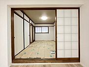 6畳東側和室：リビングと隣接和室。障子はやさしい光でお部屋を包み込んでくれます。（2026年1月27日撮影）
