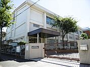 【名古屋市立明豊中学校】【校訓】心明るく、知性豊かに【学校教育の努力点主題】つながる思い、広がる笑顔～「“合い”の活動」に重きを置いて～ 370m