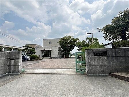 名古屋市立萩山中学校【教育目標】社会の一員としての自覚をもち、未来に生きる望ましい人間の育成 1自ら考え正しく判断する人間 2自ら学び実践力のある人間 3国際的視野に立ち、創造性豊かな人間 4健康…