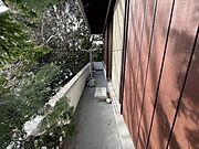 明るい日差したっぷり入り込む南向きバルコニーです♪こんな天気の良い日は気持ち良く洗濯物を干せますね！