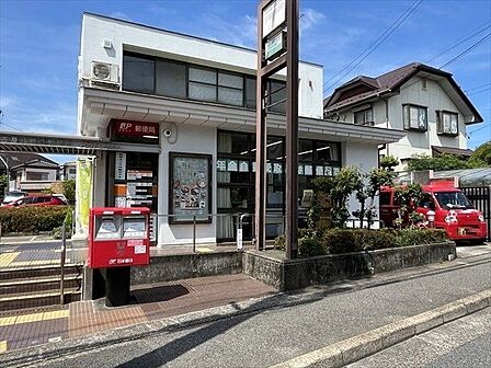 名古屋八勝通郵便局【駐車場】2台　【郵便窓口】平日9時〜17時　【貯金窓口】平日9時〜16時　【ATM】平日9時〜17時半、土曜9時〜12時半　【保険窓口】平日9時〜16時 890m