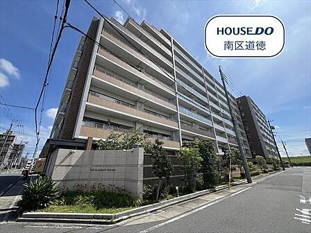 9階建て3階部分のお部屋にあたります。爽快な景色が広がる天白川沿いに立地です。地下鉄桜通線/鶴里駅 徒歩約11分、地下鉄名城線/新瑞橋駅 徒歩約15分と、2沿線利用が可能です。