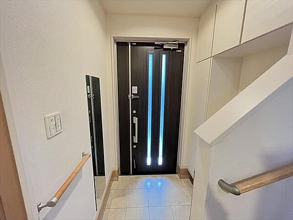 玄関を拡大表示