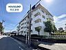 外観：スーパー、ドラッグストア、病院など徒歩10分圏内に揃う、生活に便利な住環境です。