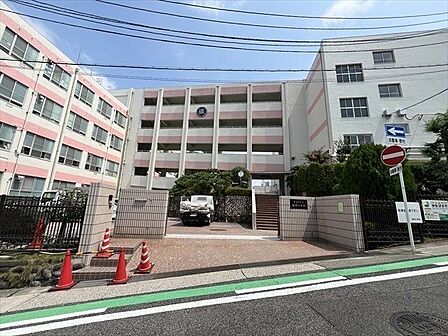 名古屋市立陽明小学校【校訓】「明るく　強く　美しく」　・太陽のように明るく、心もからだも健康な子　・草のように強く、最後までがんばりぬく子　・花のように美しく、思いやりのある心の温かい子 1430m