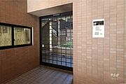 エントランスエントランスはオートロックあり。セキュリティ面も安心ですね。