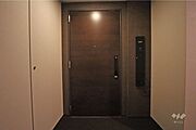 玄関共用部は綺麗に管理されています。