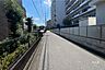 その他：敷地の東側前面道路（北側から）