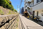 敷地北側の前面道路