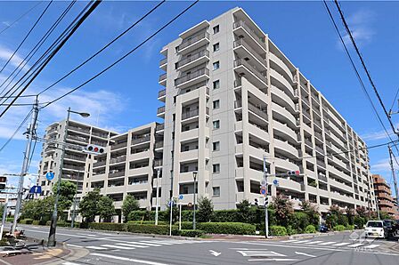 ブローデン青木町公園の外観(南西側から)