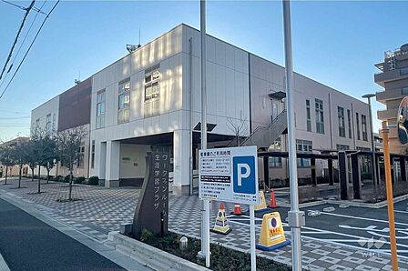 生涯学習プラザの外観