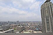 晴れた日には明るい光が降り注ぎ最上階ならではの絶景をお楽しみいただけます。
