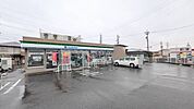 ファミリーマート　東員町六把野店 1010m