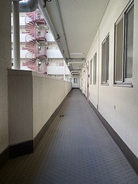 玄関前 共用通路