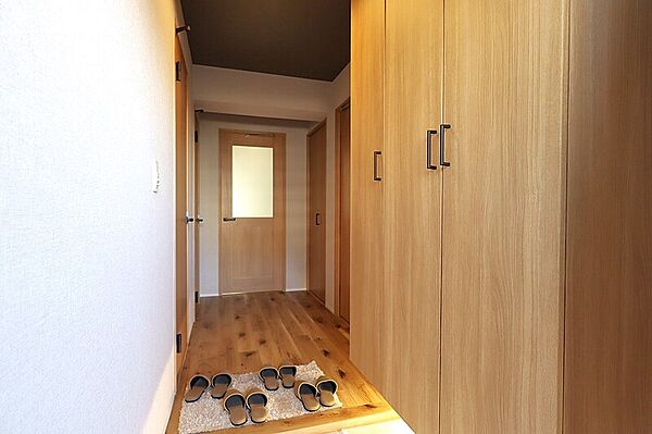 玄関を拡大表示