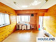 日差しの差し込む明るい部屋は光熱費も節約できます。