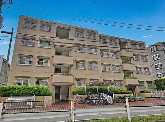 近くに大型商業...