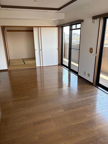 洋室を拡大表示