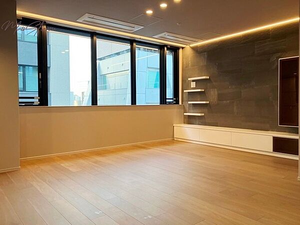 apartment 東京都千代田区内神田1丁目
地図を見る