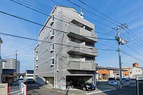 香川県高松市上福岡町2002-15（賃貸マンション1K・3階・35.14㎡） その1