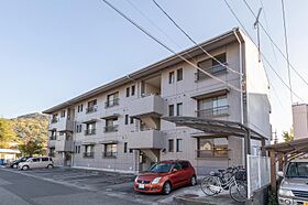 河田ハイツ 103 ｜ 香川県高松市郷東町23-1（賃貸マンション1LDK・1階・43.71㎡） その1