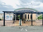三里木駅まで　1702m　徒歩約22分　三里木(さんりぎ)駅は、菊池郡菊陽町に位置する、JR豊肥本線の駅です。熊本駅まで約24分、新水前寺駅まで約15分で行くことができます。