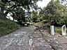 周辺：竹迫城跡公園まで　1800m　徒歩約23分　園内には歴史広場や竹植物園もあり、初夏には、公園の北側を流れる東谷川でホタルの乱舞を見ることができます。