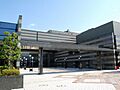 大船駅前の雑踏...