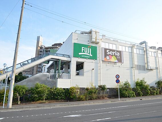 100円ショッ...