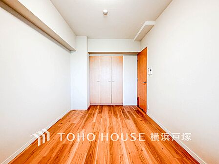 【Room】心地よさが広がる居室空間。自分らしい時間を過ごすために、ゆったりとした空間と細部にこだわったデザイン。