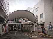 「渋谷」まで乗り換えなしで約25分、「横浜」まで約19分という好アクセス！おしゃれな街「自由が丘」にも約10分で♪お出かけするのが楽しみになる駅。