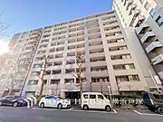 【Appearance】その邸が魅せる、気品・上質・重厚感・細やかさ、そのすべては訪れた者に安らぎと品性を与える特別な空間です。ここに住むからこそ意味がある。すべての（始まり）をここから迎えます。