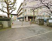 横浜市立大豆戸小学校（300ｍ）