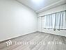 子供部屋：【Room】1日の疲れを癒し、心地よく寛げるようゆったりとした広さを確保しています。プライベートタイムをより優雅に穏やかに…。落ち着いた雰囲気を紡ぎます。