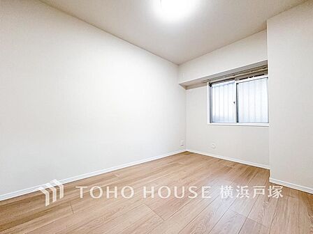 【Room】家族一人ひとりの大切なプライベート空間。趣味・感性で個性的に飾って頂けるようシンプルに仕上げてあります。自分時間を充実させながら心豊かなひとときを過ごすための大切な空間。
