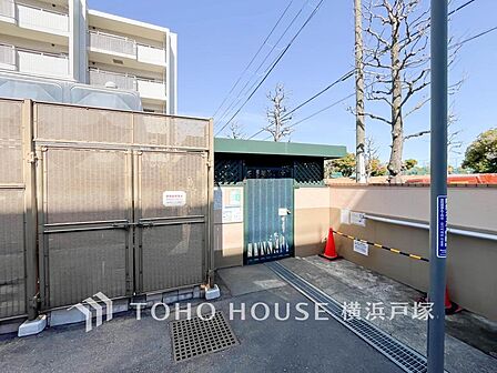 【Garbage area】住民が快適に利用できるよう整理整頓された設計。分別しやすい配置で、スムーズにゴミを捨てられるのが魅力