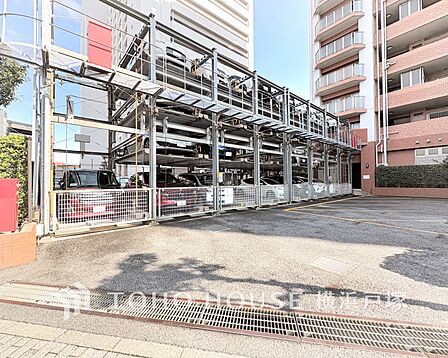 【Car space】敷地内に駐車スペースがあると日々の暮らしのをスムーズに運ぶ事が出来ます。(空き状況はお問合せ下さい)