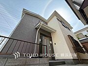 【Appearance】その邸が魅せる、気品・上質・重厚感・細やかさ、そのすべては訪れた者に安らぎと品性を与える特別な空間です。ここに住むからこそ意味がある。すべての（始まり）をここから迎えます。