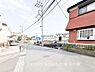 周辺：【Frontal road】家の良し悪しだけでなく周辺環境も重要なポイント。永く暮らすためには大切な要素です。（2026年3月撮影）