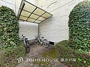 【Cycle lot】あなたの大切な自転車を雨風から守る駐輪場。通勤・通学、お買い物にも便利です。安心のセキュリティで、毎日を快適にサポートします。