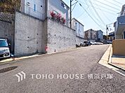 【Frontal road】家の良し悪しだけでなく周辺環境も重要なポイント。それは月日が経つ事で「近くにあるもの」から「家の財産」へとイメージが変わってくる事を身体が理解しているからだと思います。
