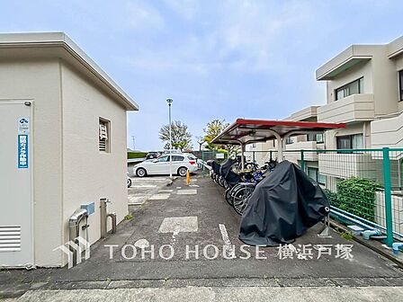 【Cycle lot】便利で安心な駐輪場。整然としたスペースで、自転車を快適に収納でき、日常の移動をもっと便利にサポートします。
