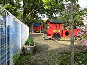 60人定員規模の長所を生かし全職員が子供達を知り、信頼関係を築き、子供達の成長を温かく支えていく家庭的な保育。
