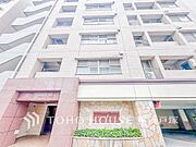 【Entrance】心地よさと品格が出会うエントランス。訪れるたびに特別な時間が始まる、洗練された迎えの空間