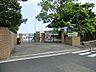 周辺：カトリック的世界観にのっとり、幼児の心身の発育をはかり、家庭での教育としつけを助け、有能な社会の成員を育てることを建学の精神とした幼稚園です。
